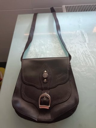 Bolso bandolera de piel marrón