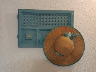 Perchero Decorativo Azul y Beige