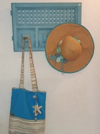 Perchero Decorativo Azul y Beige