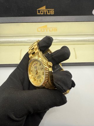 Reloj Lotus Dorado
