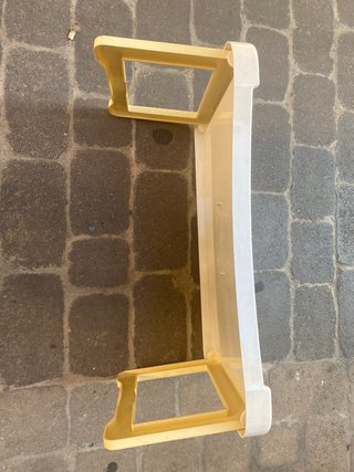 Mesa auxiliar plegable de cama