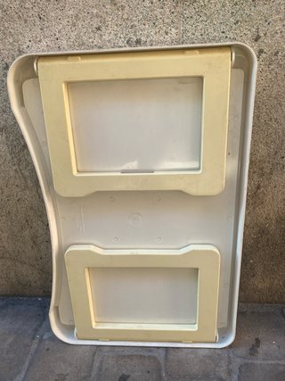 Mesa auxiliar plegable de cama