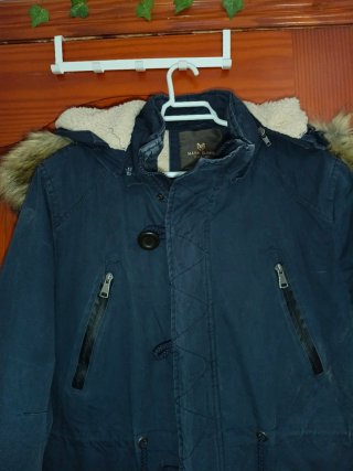 Parka  hombre azul marino con capucha y pelo Talla