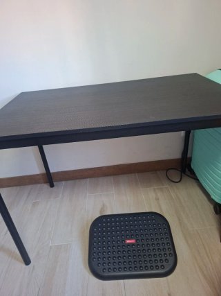 Set Estudio IKEA: Mesa, Silla y Reposapiés