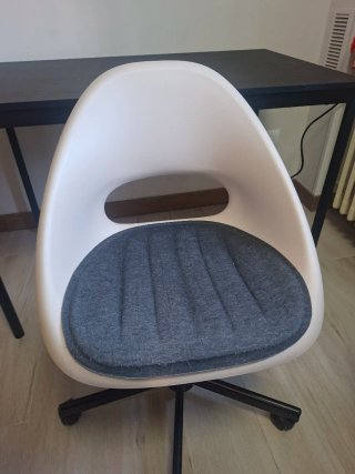 Set Estudio IKEA: Mesa, Silla y Reposapiés
