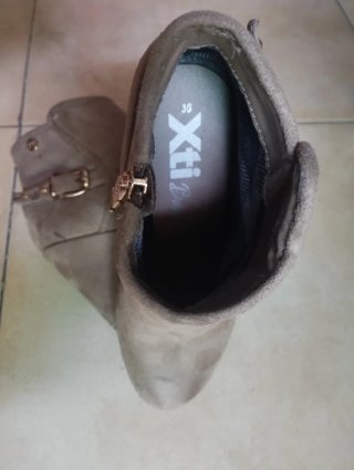 Botines cuña beige con cremallera
