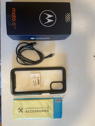 Motorola Moto E32 4GB Nero + Accessori