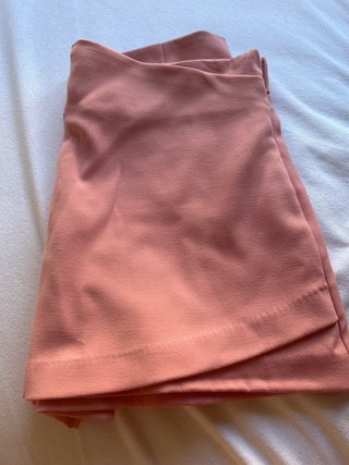 Falda pantalón rosa corta