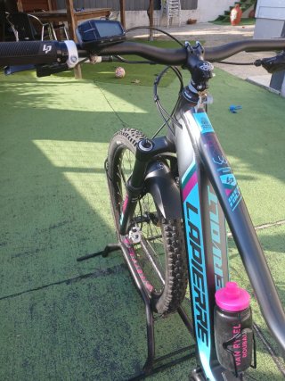 Bicicleta La Pierre 27,5. Electrica motor yamaha