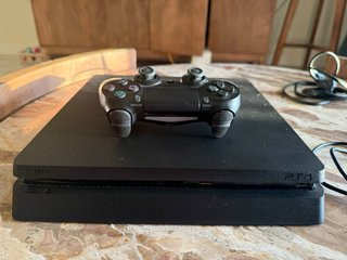 Consola PS4 Slim Negra + Mando