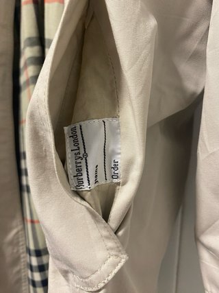 Gabardina Burberry Clásica Beige