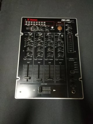Mesa de mezclas Vestax PMC-280