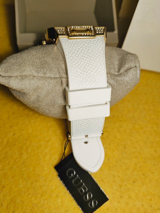 Reloj GUESS Phoenix nuevo, correa de caucho
