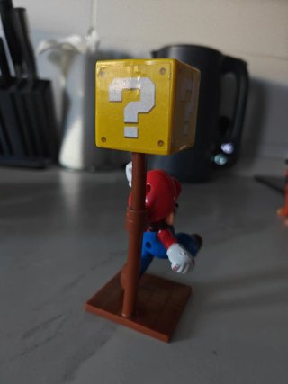 Figura Super Mario McDonald's con bloque