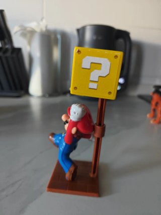 Figura Super Mario McDonald's con bloque
