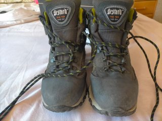 Botas de montaña Bestard mujer grises