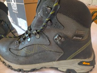 Botas de montaña Bestard mujer grises