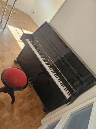 Piano Vertical Young Chang Negro