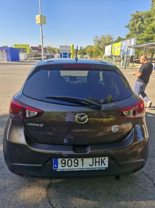 Mazda 2 2015
