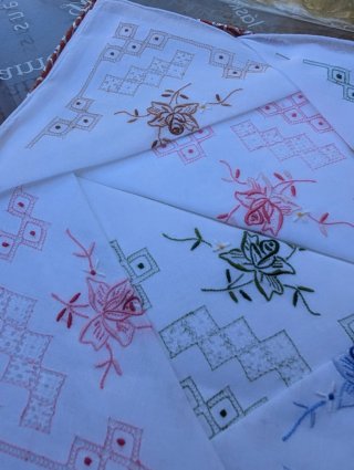 Pañuelos bordados con caja original