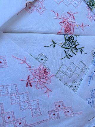 Pañuelos bordados con caja original