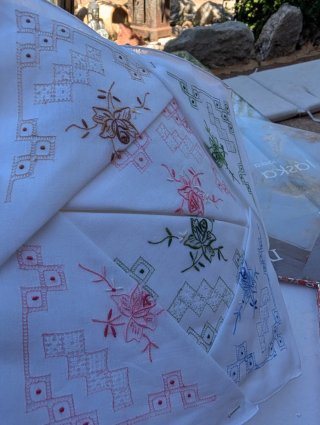 Pañuelos bordados con caja original