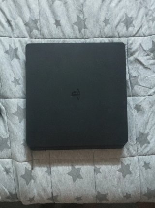 Consola PS4 Slim Negra + Mando