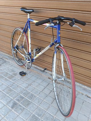 Bicicleta Clásica Vintage Azul y Blanca