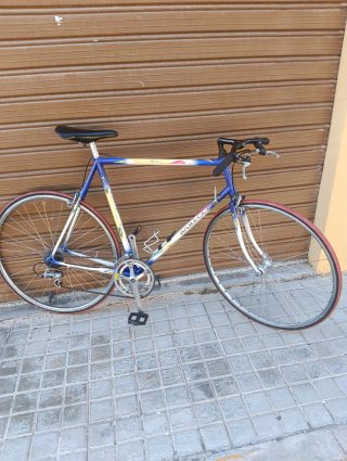 Bicicleta Clásica Vintage Azul y Blanca