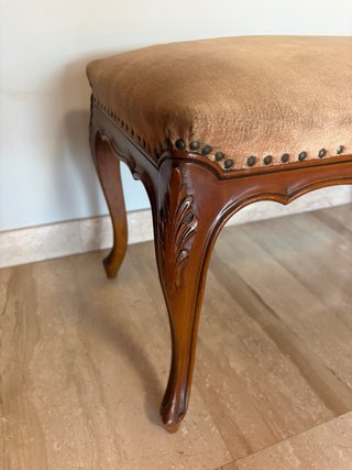 Banqueta clásica de madera tapizada 80 cm