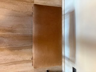 Banqueta clásica de madera tapizada 80 cm