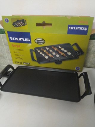 Plancha Eléctrica Taurus Enya 2000W