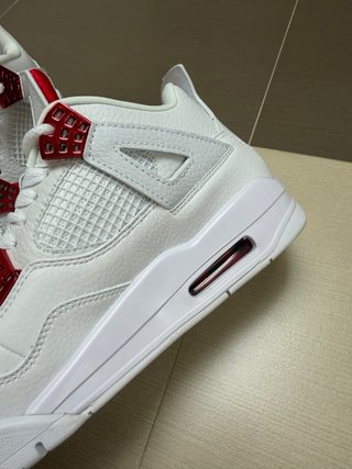 Air Jordan 4 Retro Metallic Red