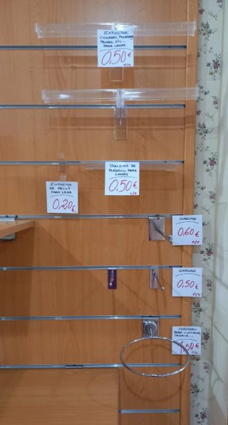 Paneles de Lamas de madera para tienda
