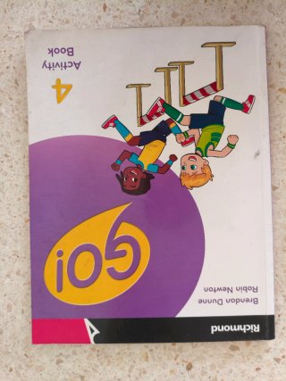 Libros de texto de 3⁰, 4⁰ y 5⁰ de primaria.