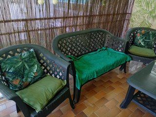 Conjunto terraza: banco, 2 sillones y mesa
