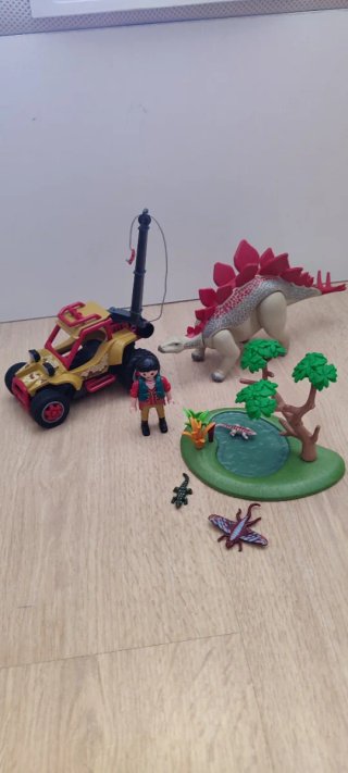Playmobil Vehículo, lago y Dinosaurio Stegosaurus