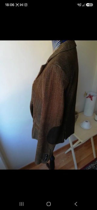 Blazer marrón con coderas