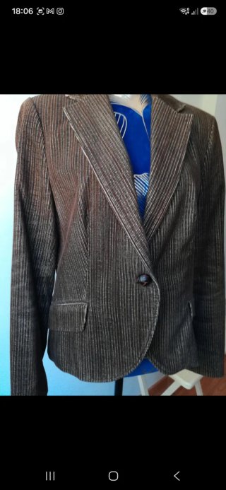 Blazer marrón con coderas
