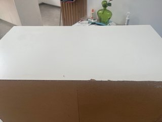 Cómoda blanca de madera