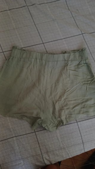 Pantalones cortos verdes Primark talla M