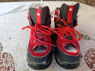 Botas montaña Quechua impermeables T33