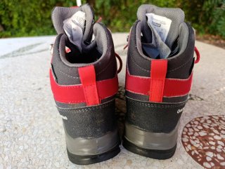Botas montaña Quechua impermeables T33