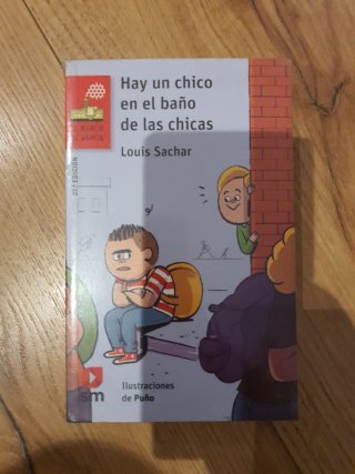 Hay Un Chico En El Baño de Las Chicas