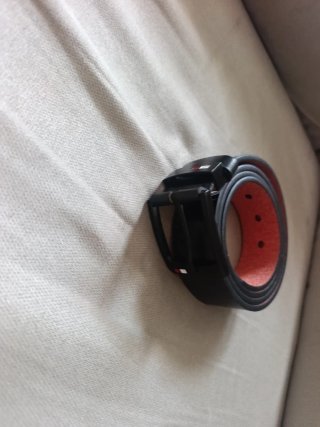 Cinturón Tommy Hilfiger Negro y Rojo