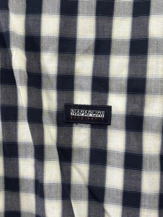 Camisa Napapijri cuadros blanco y negro