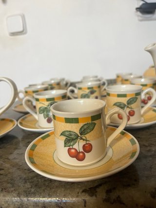 Juego de 12 tazas de café con platillos