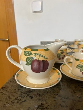 Juego de 12 tazas de café con platillos