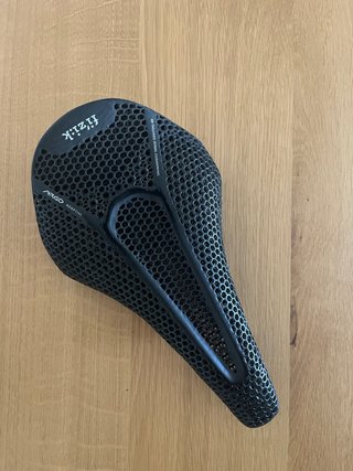 Sillín Fizik Argo 3D Adaptive Negro