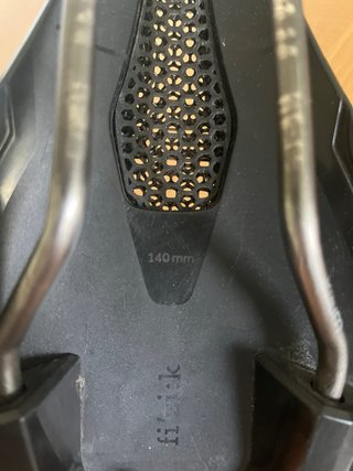 Sillín Fizik Argo 3D Adaptive Negro